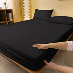 SOLID MATTE FITTED BEDSHEET (ZWART)