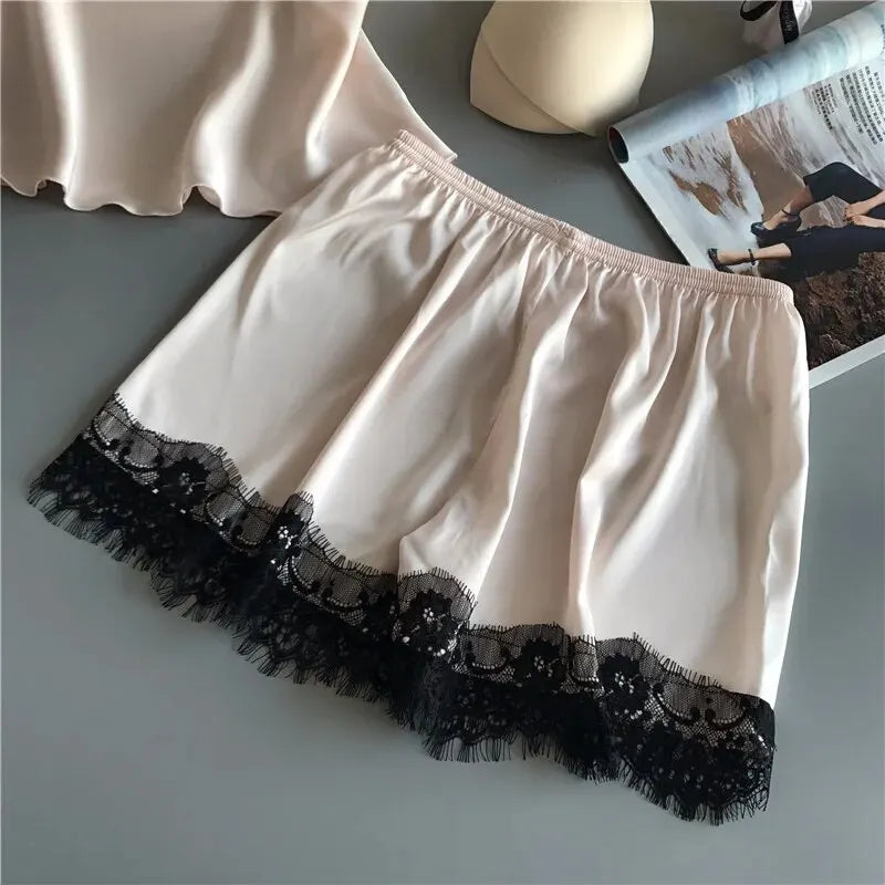 DAMES PYJAMA SET (LACE & SHORTS)