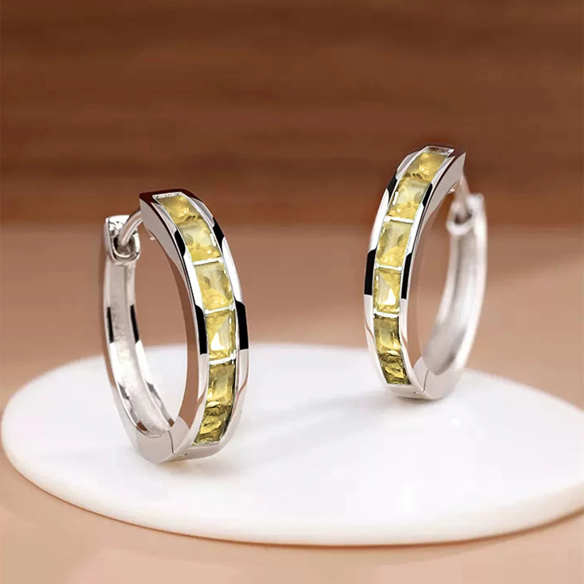 ZIRCON HOOP OORBELLEN